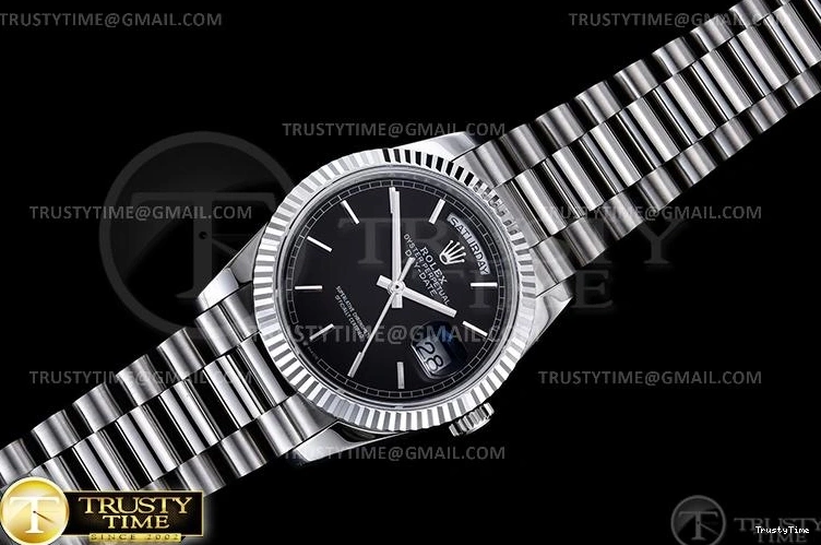 1003 Versatile RDD0220H – DayDate 36mm 701